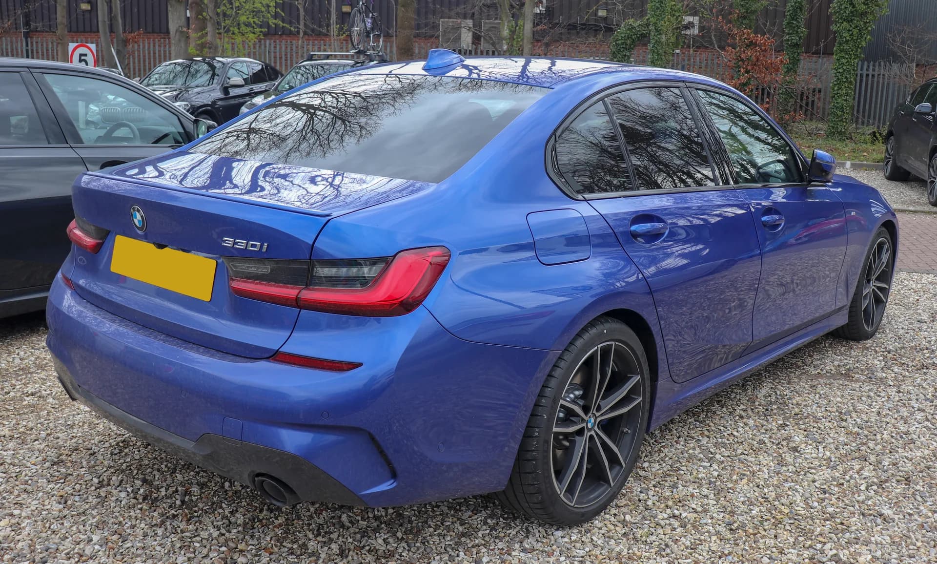 BMW 3 Series 330i