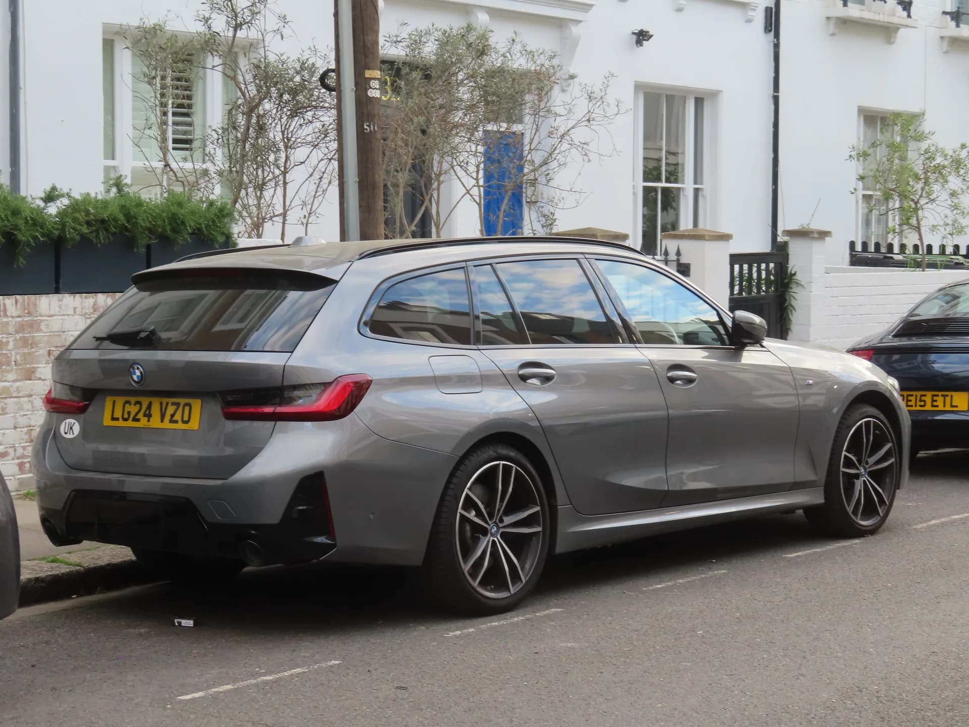 BMW 3 Series 330i