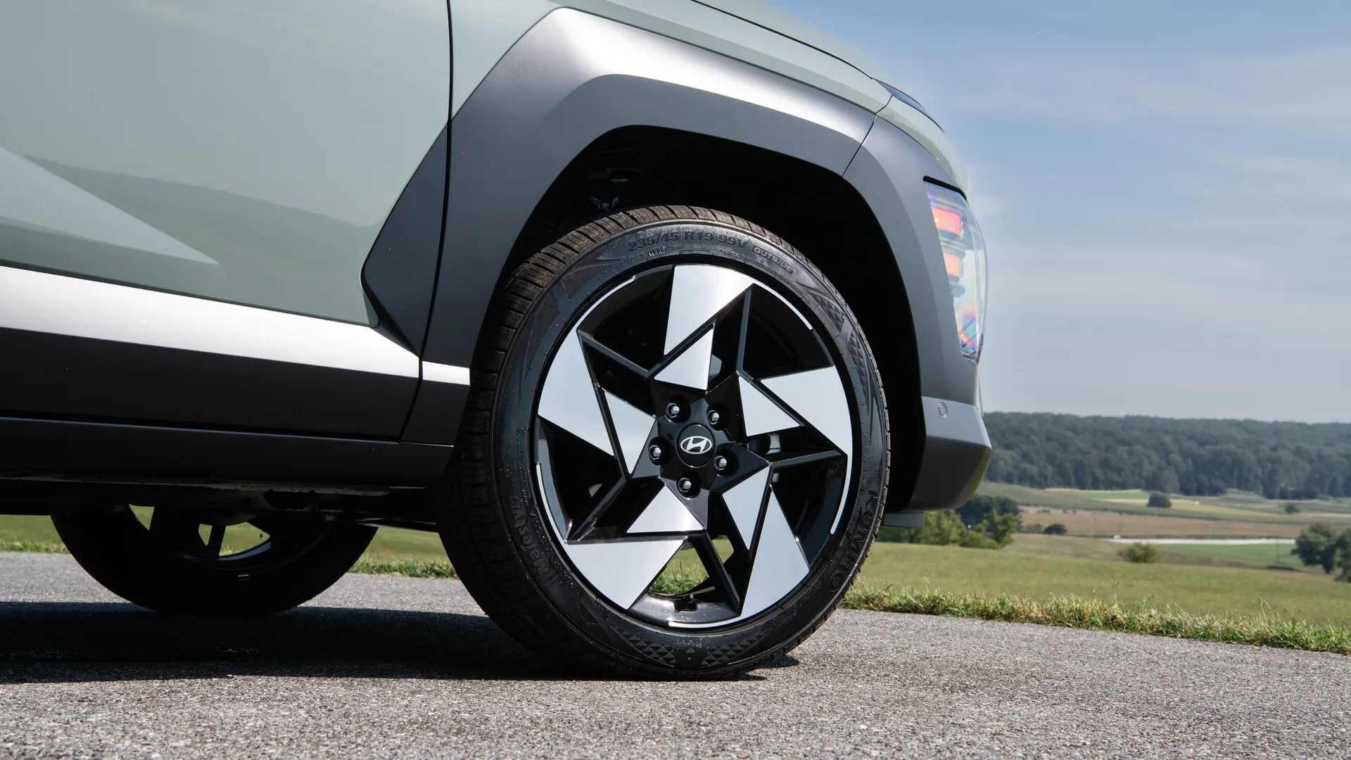 Hyundai Kona Base