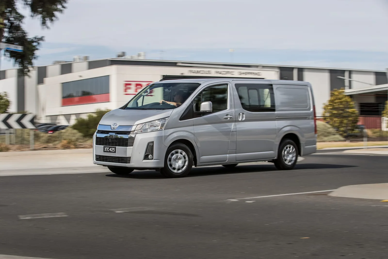 Toyota HiAce LWB Van
