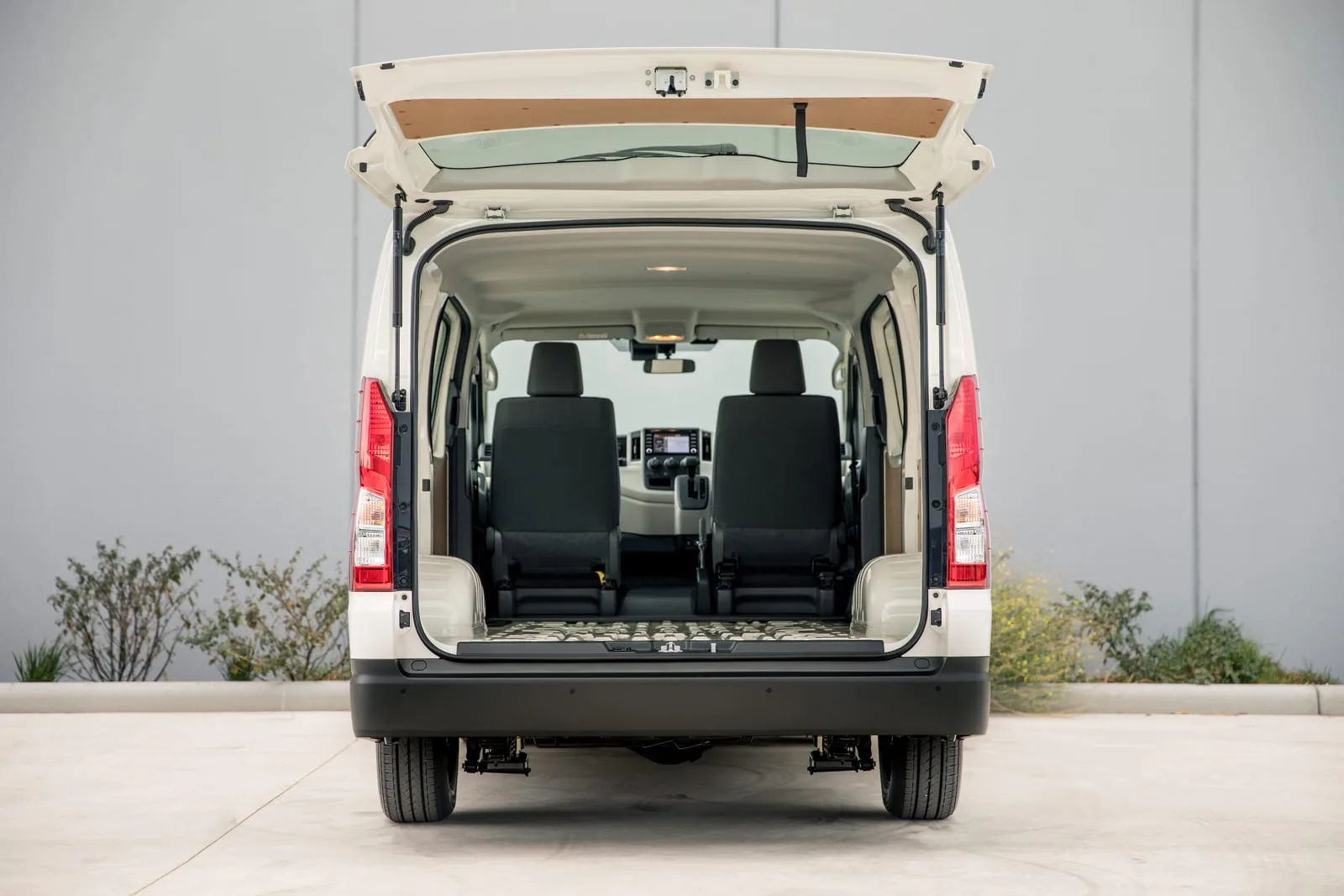 Toyota HiAce LWB Van