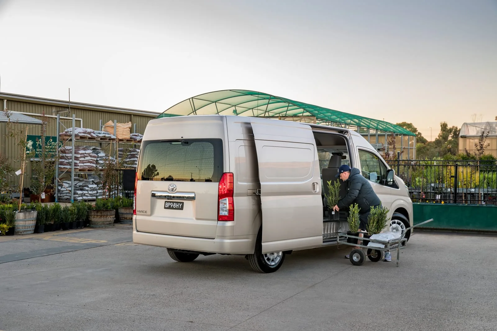 Toyota HiAce LWB Van
