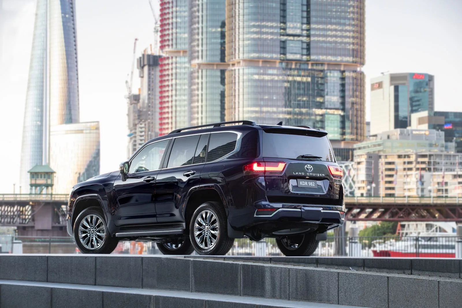 Toyota LandCruiser 300 GX